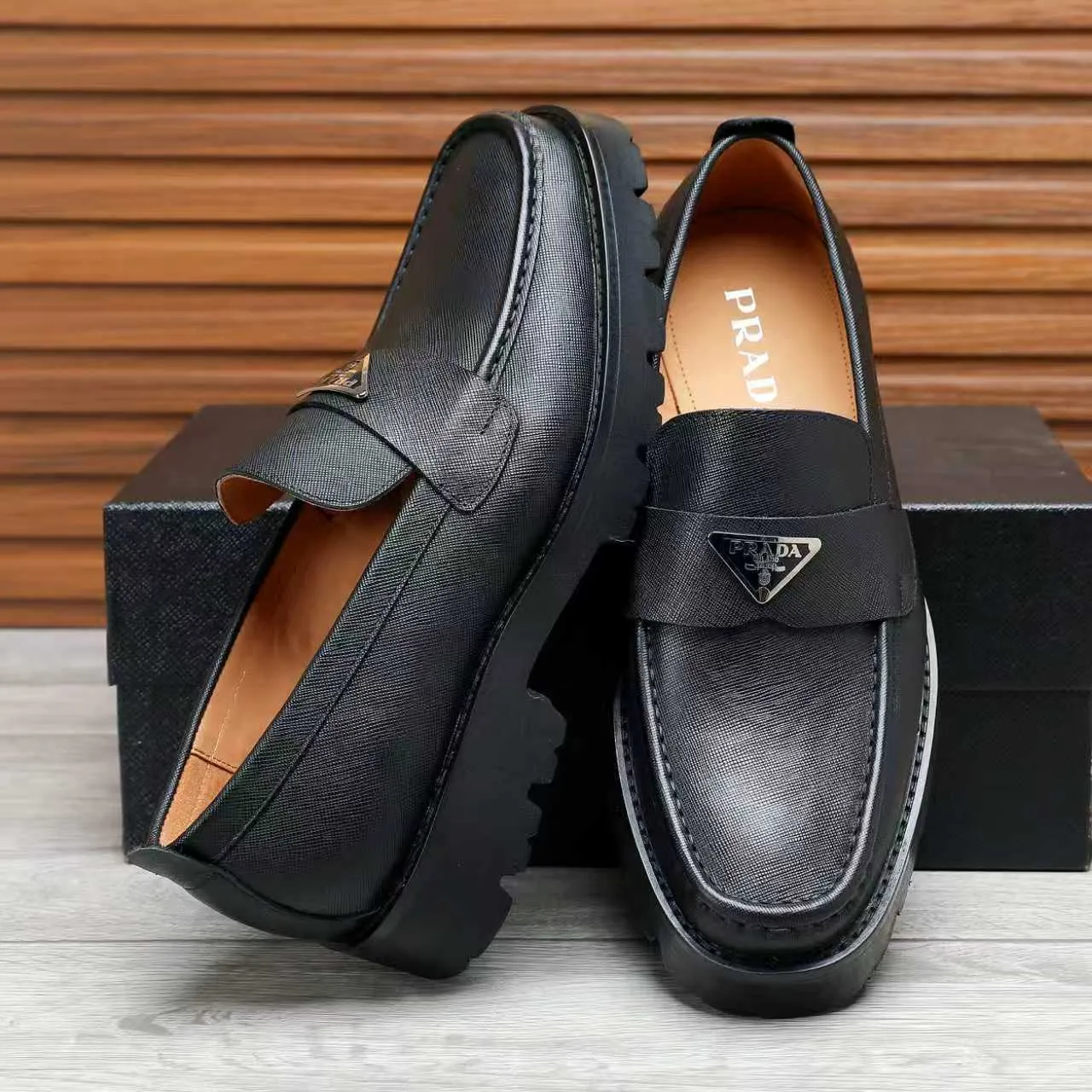 Men's shoes 💰540 💰💰🎩🎩【Prada】Counter 1:1⬆️original reproduction, absolute quality🆗original outsole, high-quality imported rubber, wear-resistant and non-slip, never degummed, upper material: imported first-layer cowhide➕anti-slip foam outsole, official website material, inner material: water-dyed leather lining, 6 colors available! Code number 38-45